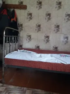 железная кровать