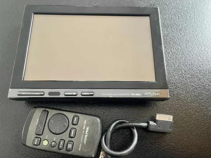 Монитор + пульт Alpine