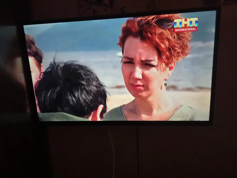 телевизор 39"