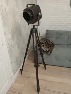 Светильник прожектор лофт на треноге штативе