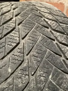 Шины зимние Bridgestone 225/55/17