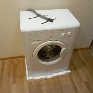 Стиральная машина Indesit WISL 104