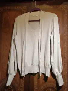 Красивая новая блуза из вискозы