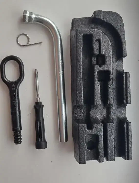 Набор дорожный VAG оригинал (крюк, ключ, отвёртка)