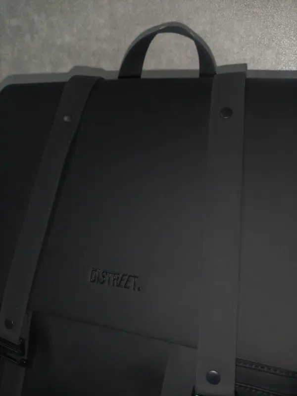 Стильный рюкзак из экокожи в идеальном состоянии