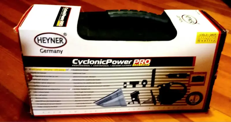 Автомобильный пылесос