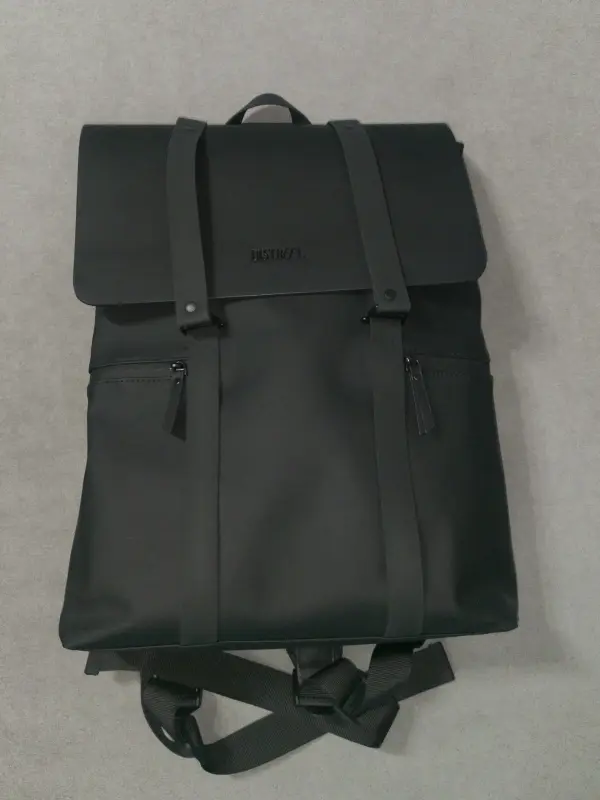 Стильный рюкзак из экокожи в идеальном состоянии