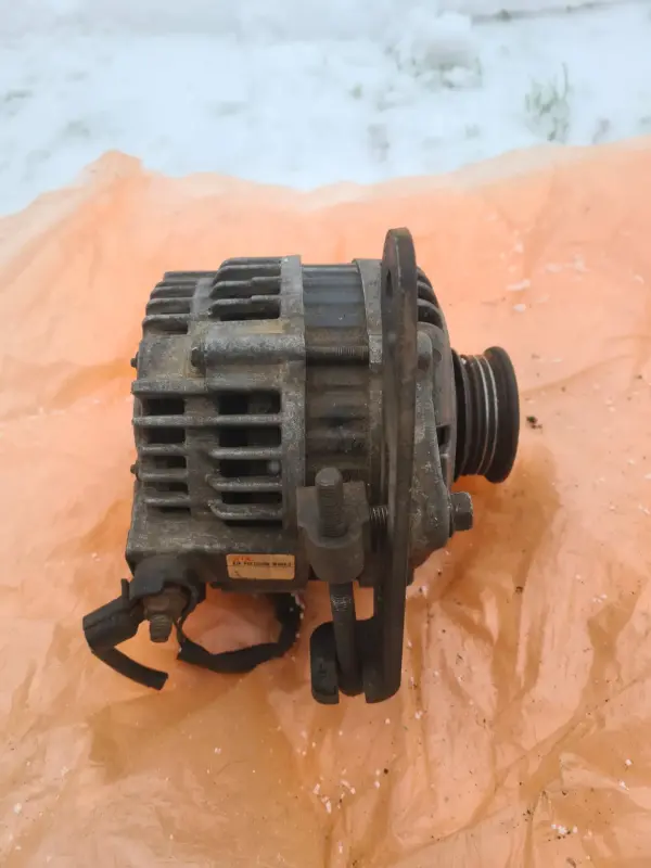 Генератор Kia Clarus 12v90a