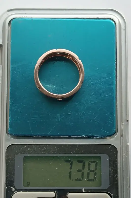 Кольцо с бриллиантами.