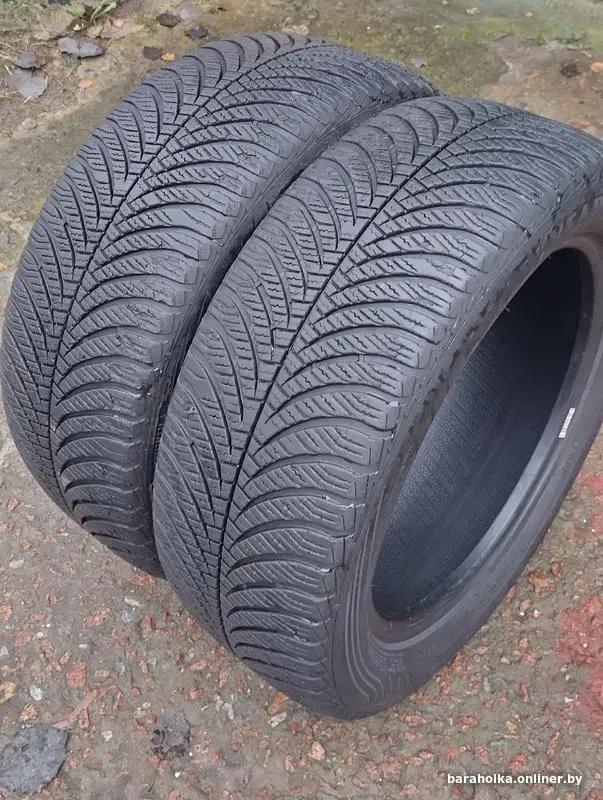Зимние шины GOODYEAR 205/55 R16 2шт.