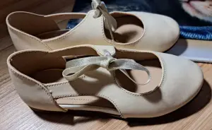 Туфли беж и черные на утренник, р.27, 29-2 пары