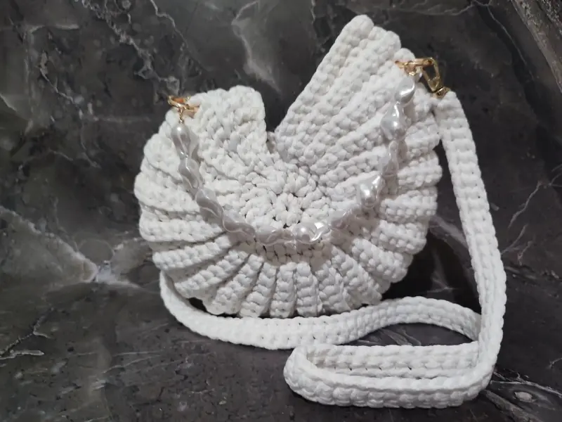 Сумочка "Ракушка" белая