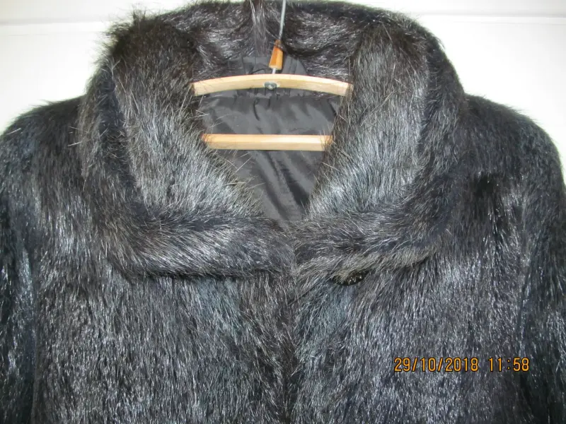Шуба женская, мех нутрия, размер 50