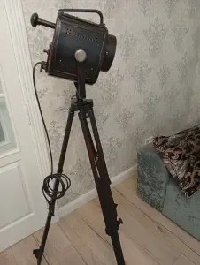 Светильник прожектор лофт на треноге штативе