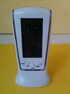 Часы-будильник