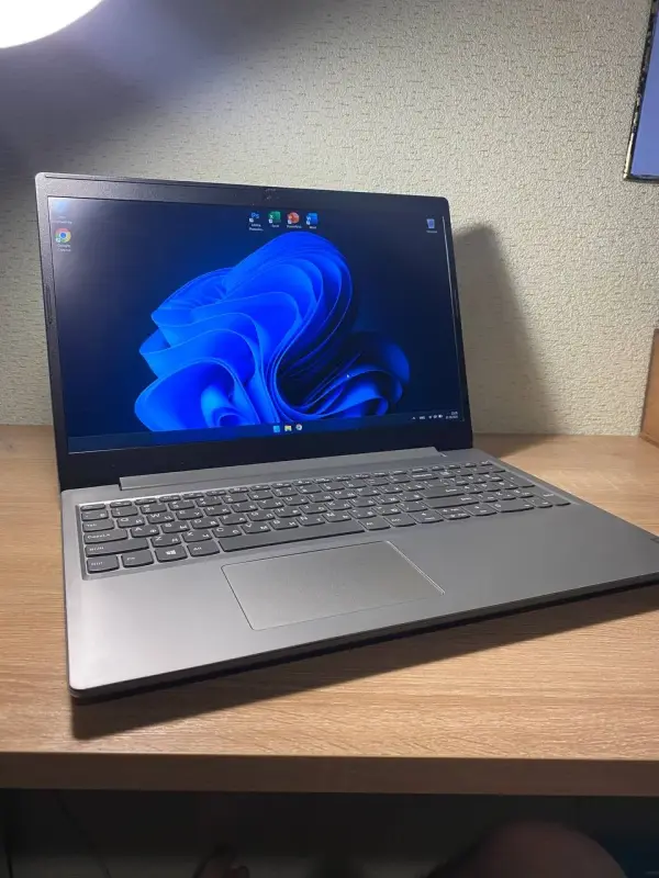 Ноутбук Lenovo 20 gb ddr4/i3 10th/mx330/750gb m2