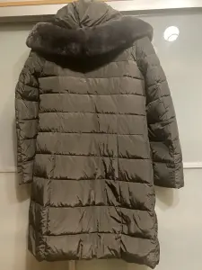 Продам женское зимнее пальто