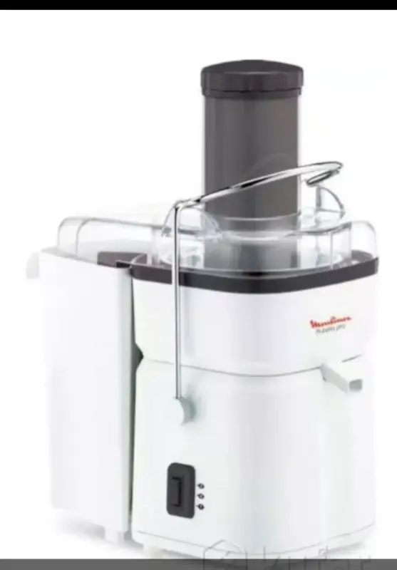 Соковыжималка центробежная мощная