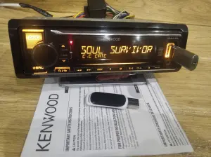 USB-магнитола Kenwood KMM-124