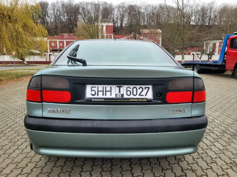 Рено лагуна 1 лифтбек 2.0i