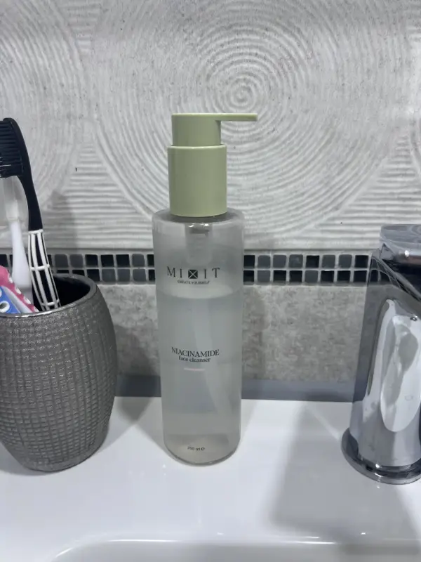 Уходовая и декоративная косметика бренда Mixit