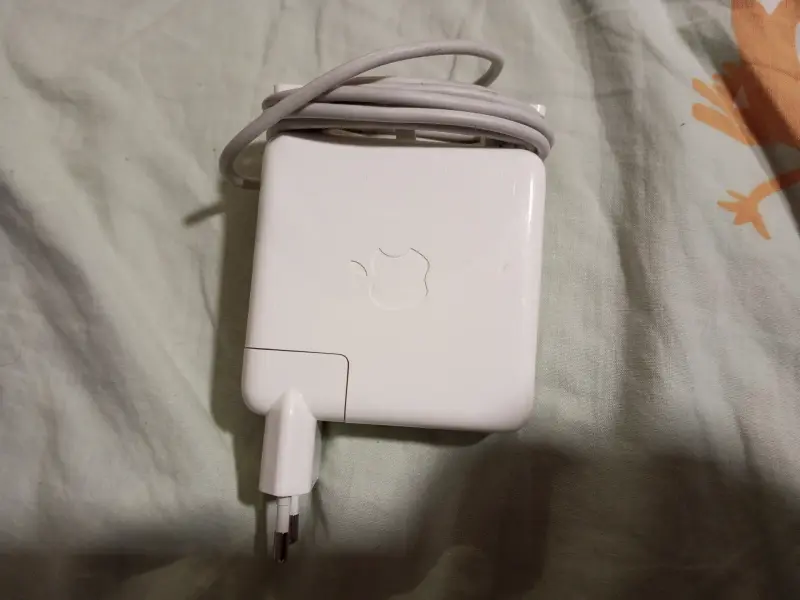 Зарядка APPLE и остальное.