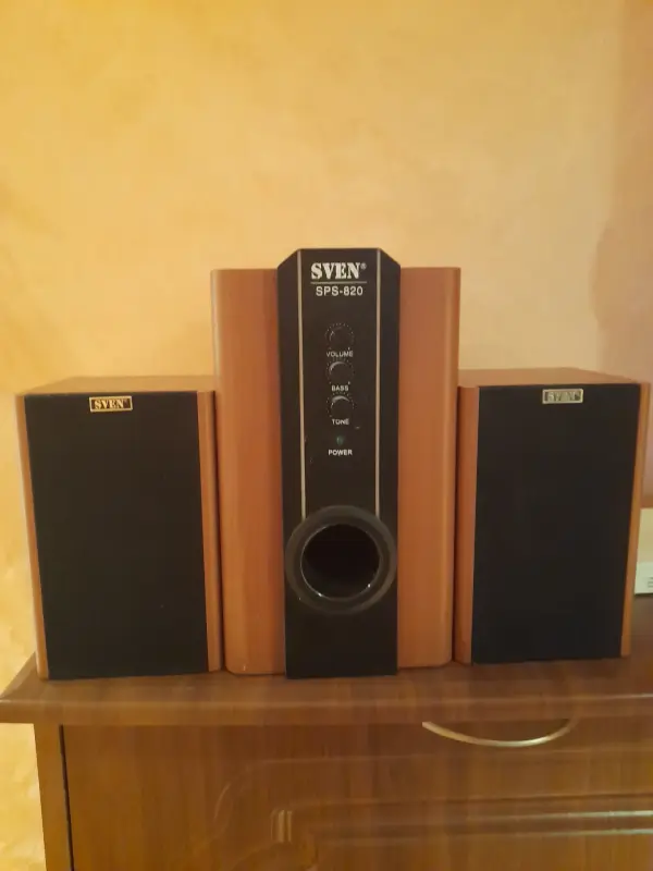 Акустические калонки с сабуфером