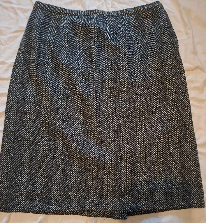 Костюм женский драповый р. 58.