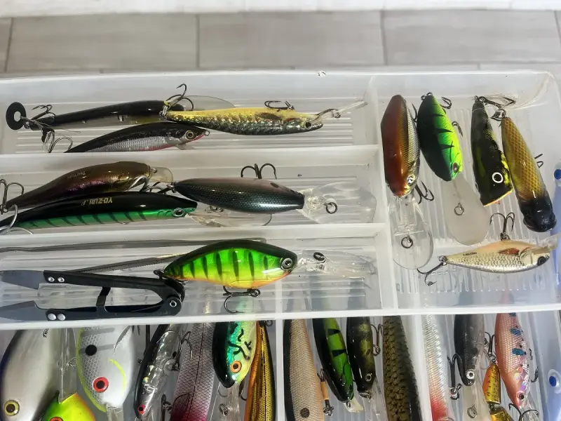 воблеры + ящик + коробки + мелочёвка - обмен