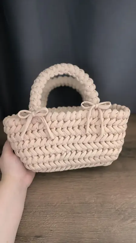 Сумка вязаная из трикотажной пряжи