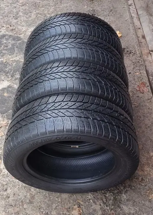 Зимние шины GISLAVED 205/55 R16 (4 шт.)