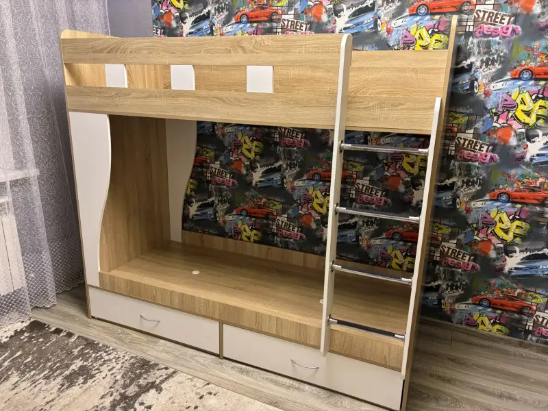 Кровать двухъярусная