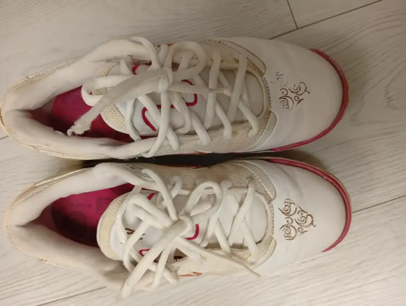 продам кроссовки