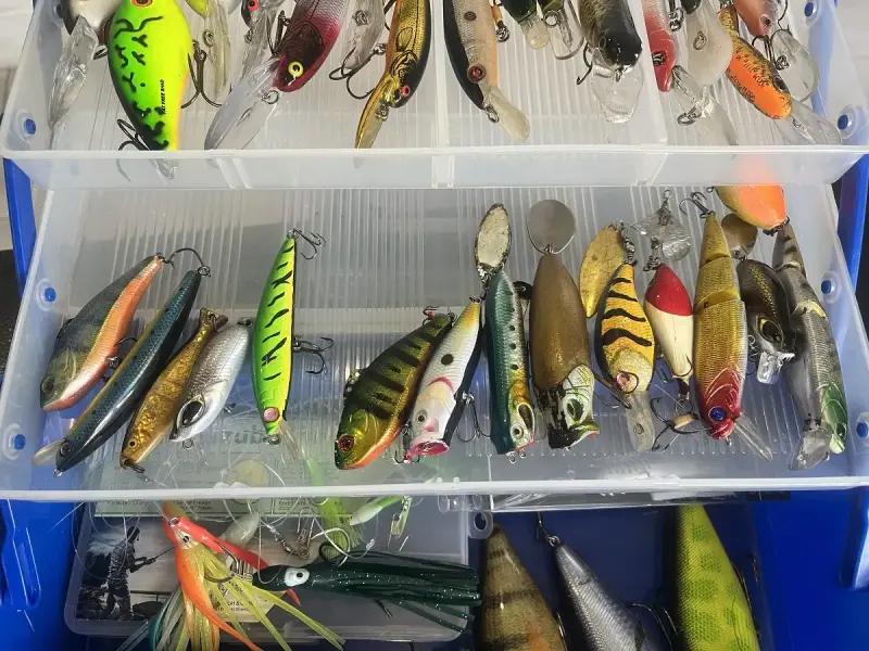 воблеры + ящик + коробки + мелочёвка - обмен