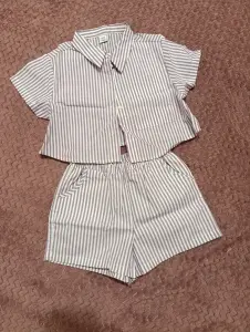 Летний, дышащий костюмчик.