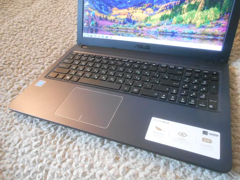 Ноутбук ASUS X543ma, SSD 256Gb, 4 Ядра, состояние нового