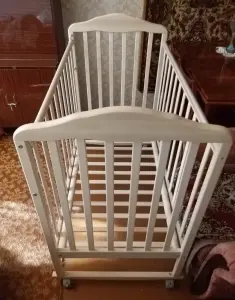 Кроватка качалка детская Берёзка из массива берёзы