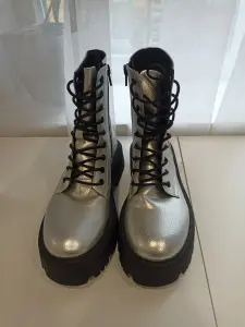 Ботинки новые Zara