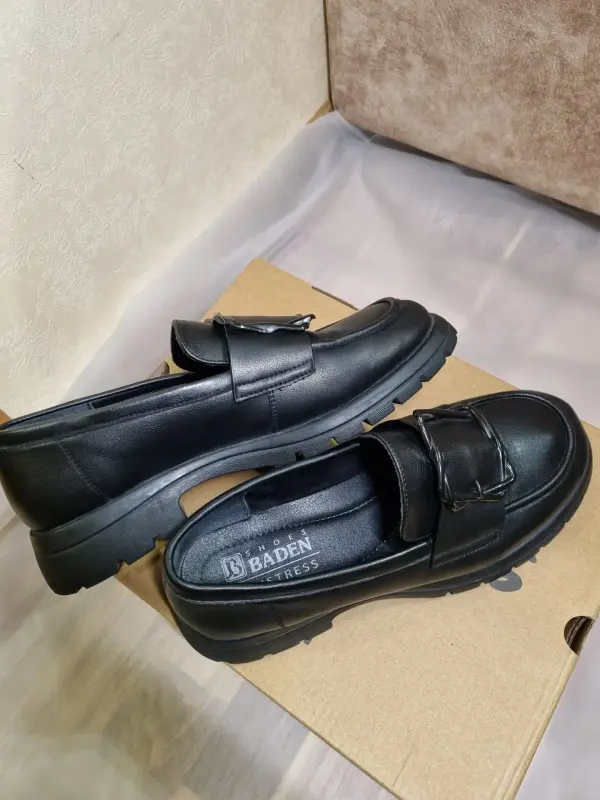 Лоферы женские