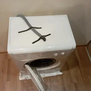 Стиральная машина Indesit WISL 104