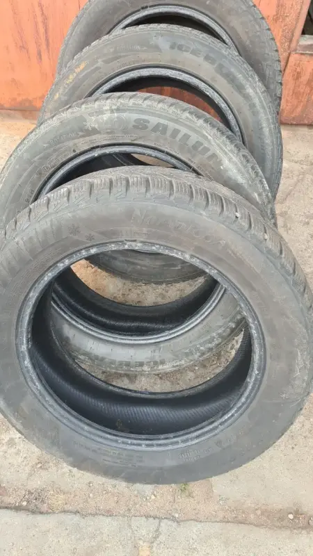 Шины зима 205 55 r16(комплект) хороший осаток