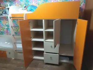 Двухъярусная кровать + стол