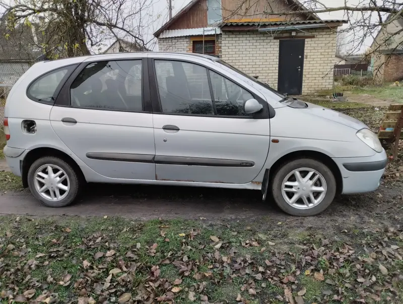 Машина Рено