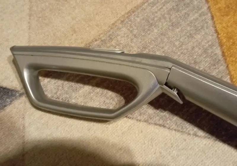 Вертикальный пылесос Bosch BBHL21435 (треснула ручка)