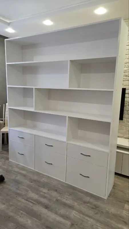 Стелаж-шкаф подойдет и для дома и для офиса