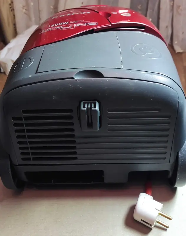 Пылесос электрический бытовой LG, вакуумный (с мешком)