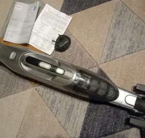 Вертикальный пылесос Bosch BBHL21435 (треснула ручка)