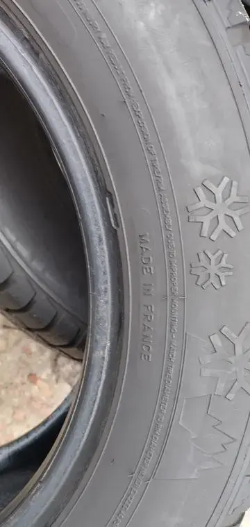 Шины зимние 195/65 R15 (2 шт.)