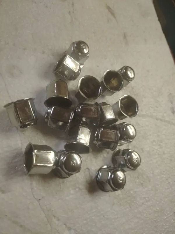 Колпачки на болты