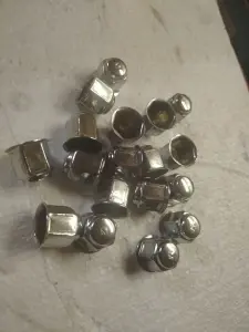 Колпачки на болты